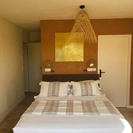 Calaia Boutique Bed & Breakfast *